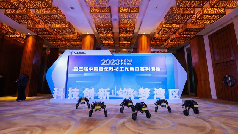 云服务器与物理机延迟对比：深入解析性能差异